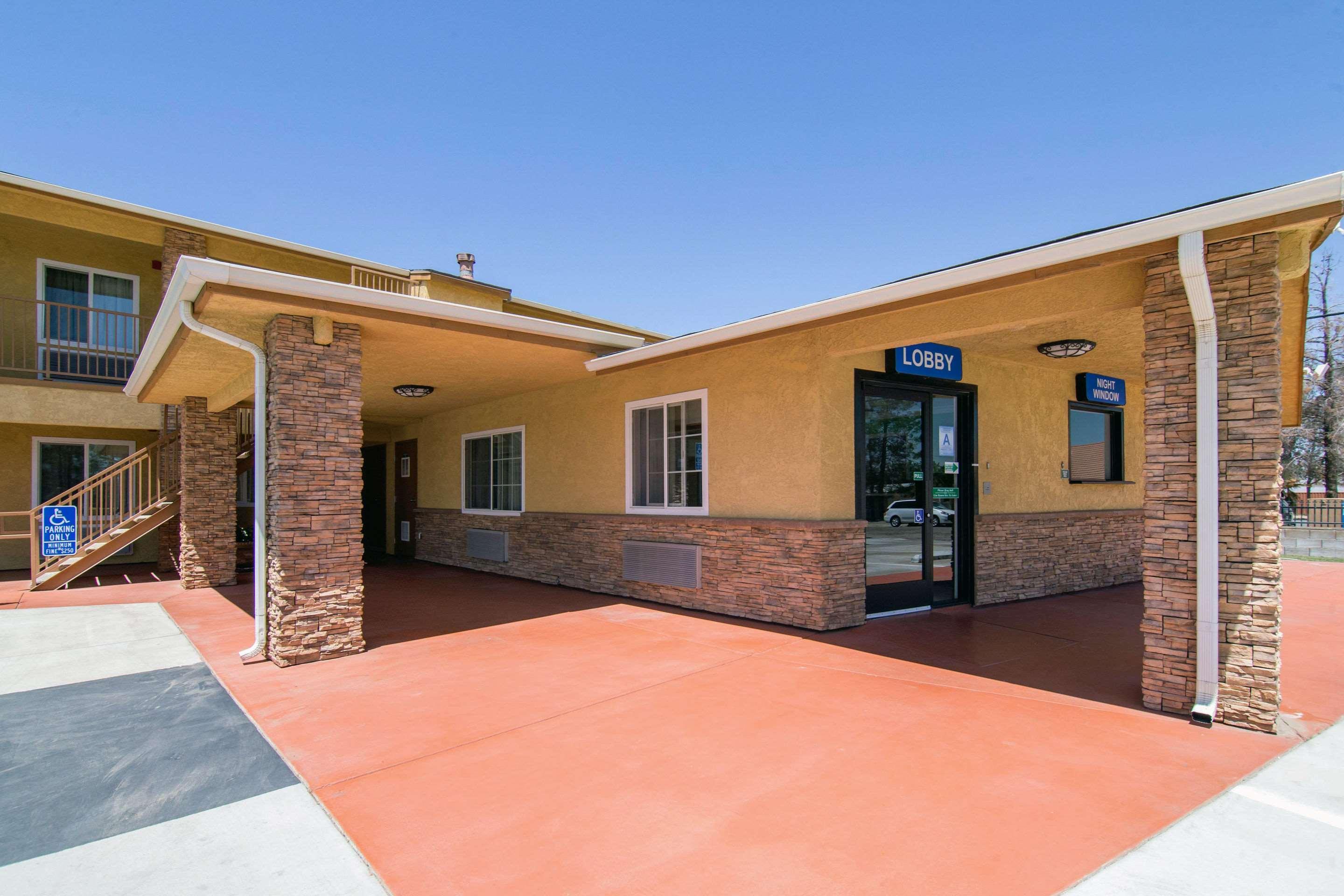 Rodeway Inn Adelanto Us 395 Exterior photo